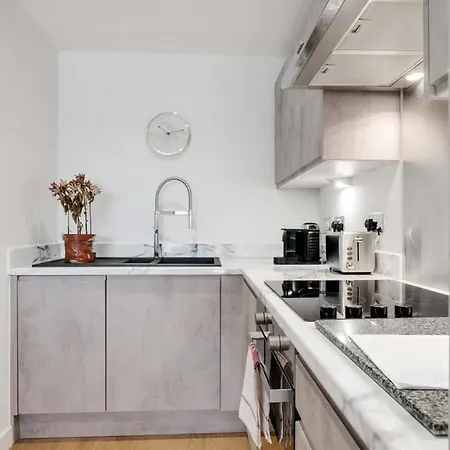 Stylish Flat In Converted Mill * Leeds (West Yorkshire)