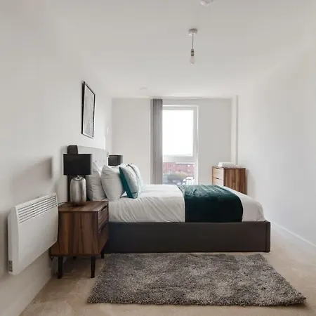 Stylish Flat In Converted Mill Leeds (West Yorkshire)