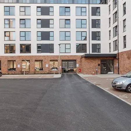 Stylish Flat In Converted Mill Leeds (West Yorkshire)